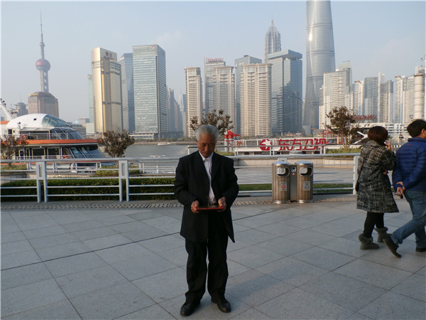 给外贸商厦勘测风水